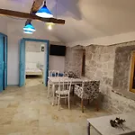 Peljesac Sova * סרסר