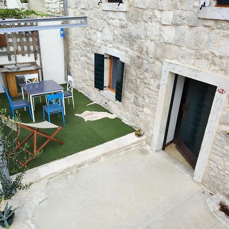 Peljesac Sova 아파트